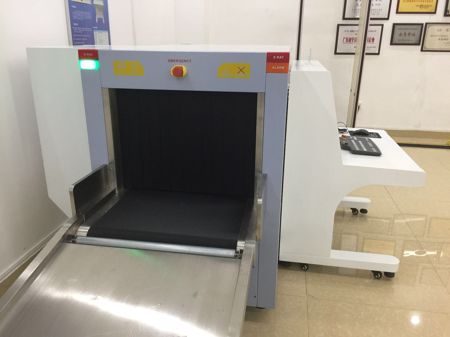 X-ray Metal Detector Screening Scanning Machine Airport Security Inspection Explosives with UK Detector Board